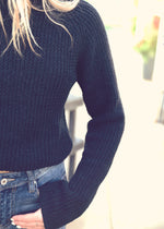 Black Solid Knit Pullover Sweater