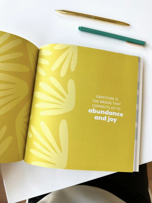 Grateful Hearts: A Mother-Child Gratitude Journal